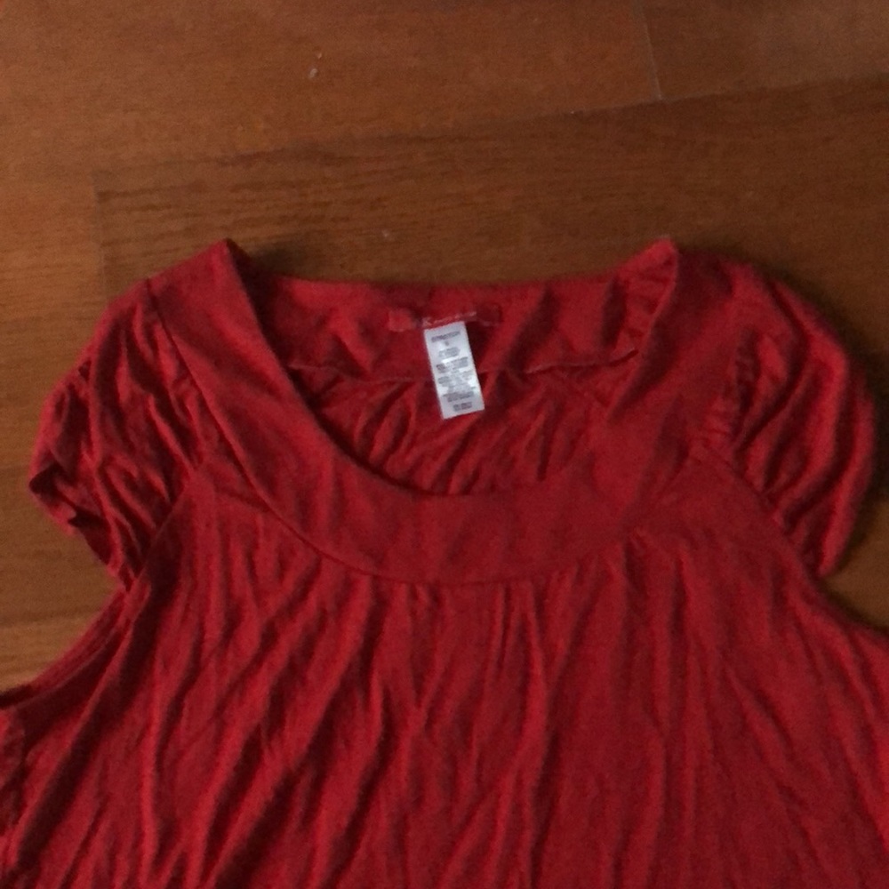 Red top - Picture 2 of 5